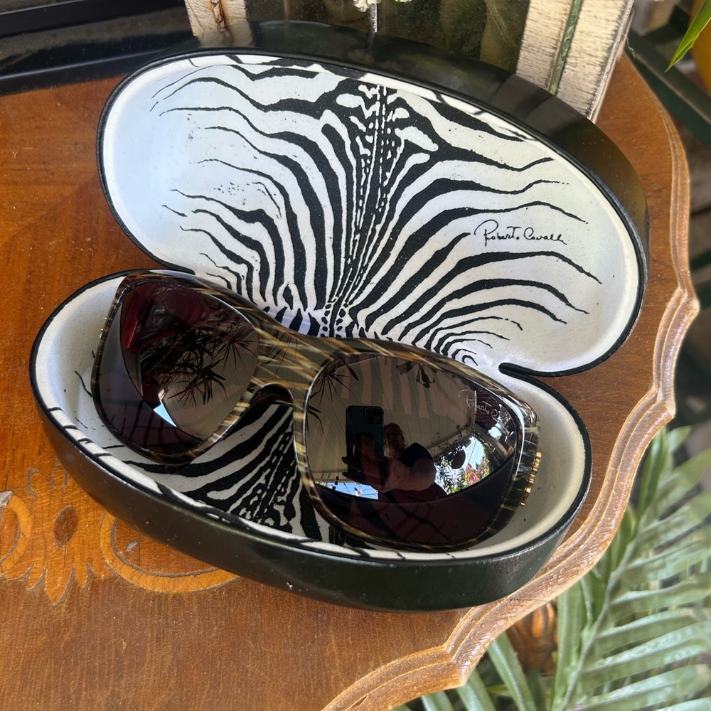 Brown Rhinestone Sunglasses - Picture 14 of 16